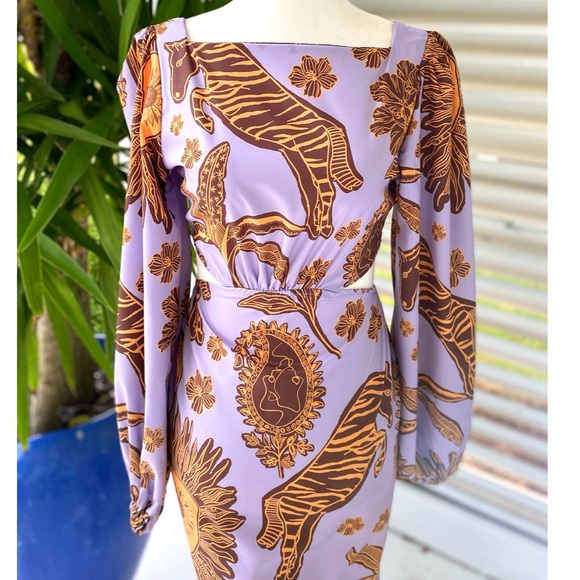 💜Sunday Up Boho Horse & Plant Lantern Sleeve Cut Out Dress in Lavender & Gold - Picture 9 of 11